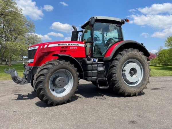 Massey Ferguson 8737
