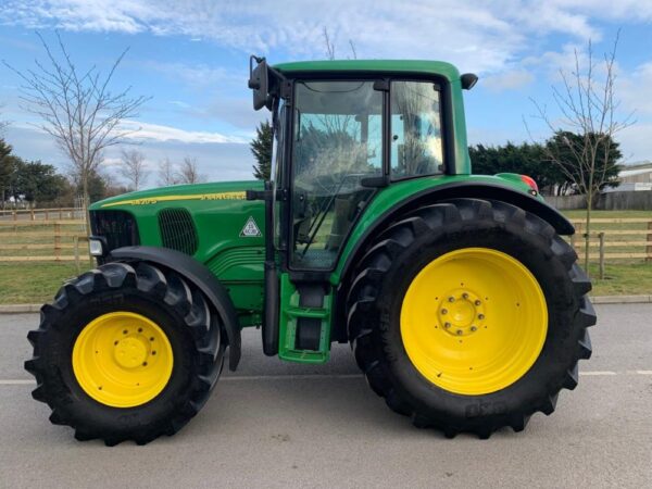 2001 John Deere 6420S Tractor 4WD - Image 2