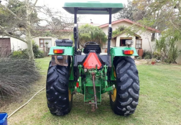 2014 John Deere 5503 4WD - Image 3