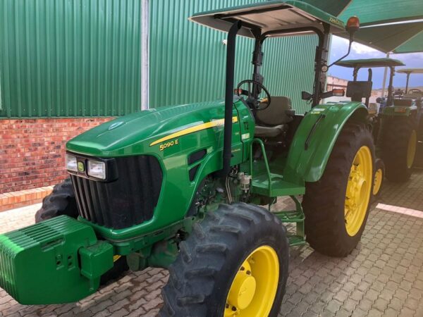 John Deere 5090 E