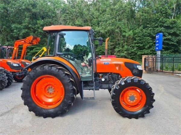 2014 KUBOTA M8560