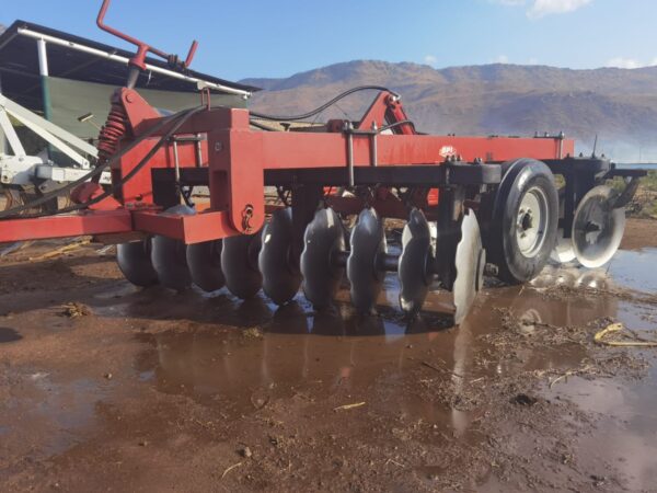 y 18 BPI Skottel Dis / 18 BPI Disc Harrow
