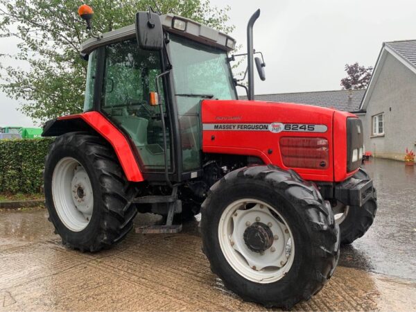 2010 MASSEY-FERGUSON