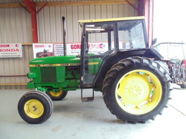 John Deere 1640 2WD Tractor