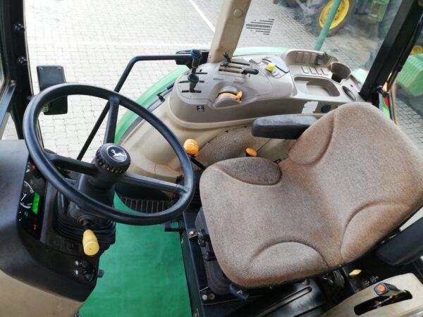 2017-John Deere – 5082E MFW - Image 4