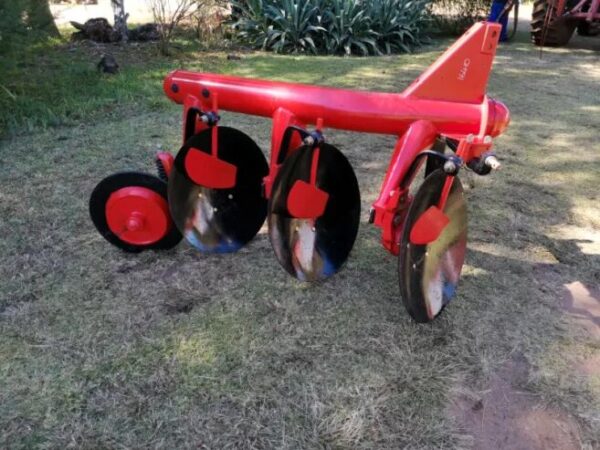 NEW MASSEY FERGUSON 3 DISC PLOUGH
